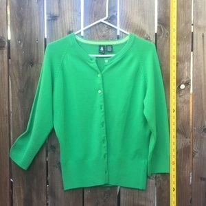 A Green Cardigan Sweater Long Sleeve XL